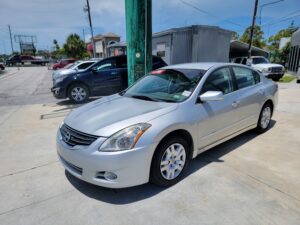 Nissan altima